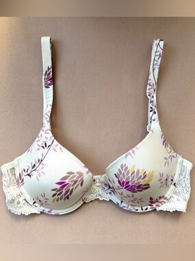 Calvin Klein Ivory Lace Lift Bra